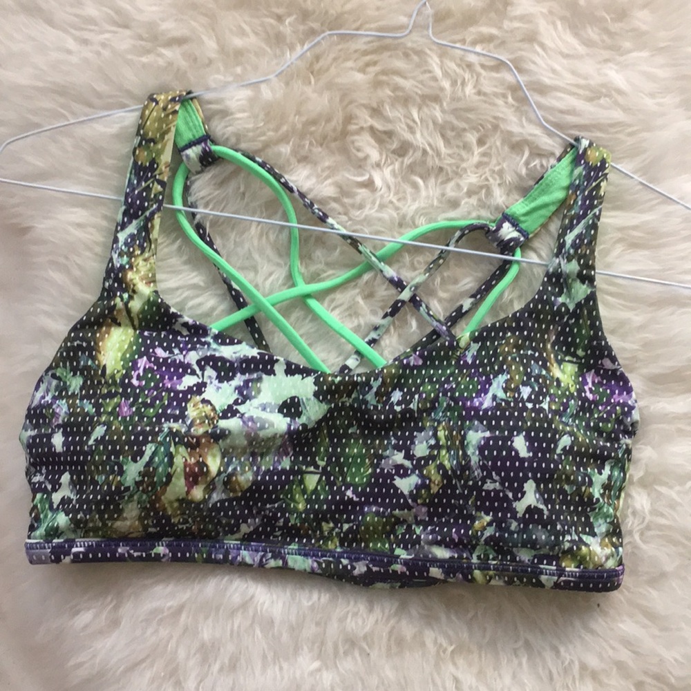 Lululemon Free to Be bra